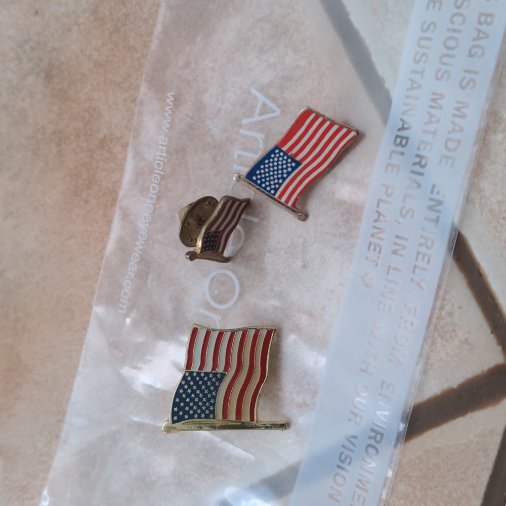 3 American flag pins